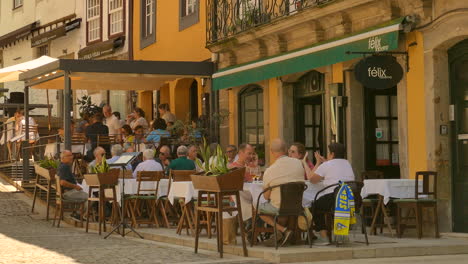 People-enjoying-the-summer-in-the-historic-city-of-Braga-in-restaurants