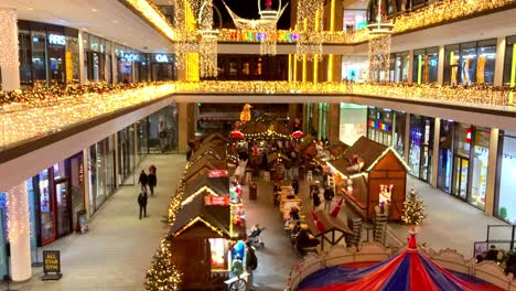 Christmas-market-at-the-Berlin-Mall-in-Berlin,-Leipziger-Platz