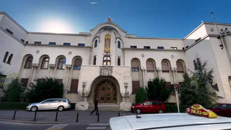 Belgrade,-an-intersection-of-history-and-modernity,-is-beautifully-framed-through-the-wide-lens