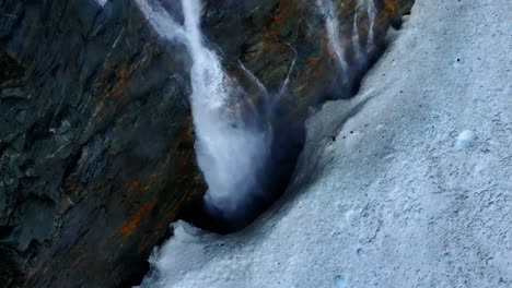 Wasserfall-Und-Fellaria-Gletscher-In-Valmalenco,-Sondrio,-Italien