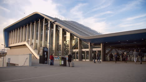 Exterior-De-La-Estación-De-Tren-En-Reading-Inglaterra