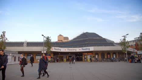 Exterior-Of-Train-Station-In-Reading-England