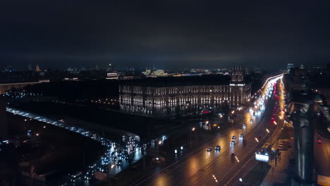 El-Monumento-A-Yuri-Gagarin-En-Moscú-Por-La-Noche