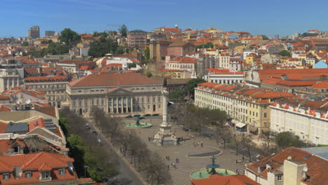 Una-Vista-Superior-De-La-Plaza-Rossio-En-Un-Hermoso-Día-Soleado