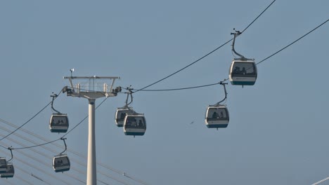 Tráfico-Del-Teleférico-En-Lisboa,-Portugal.