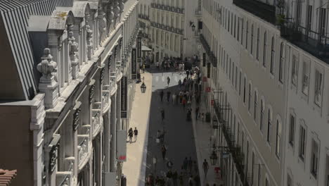 Blick-Auf-Die-Rua-Do-Carmo-Vom-Aufzug-Santa-Justa-In-Lissabon,-Portugal