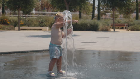Outdoor-fun-with-cool-fountain-water-jet