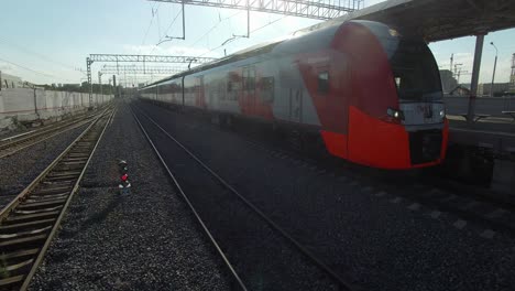 Salida-Del-Tren-Y-Estación-En-Construcción-Vista-Aérea-Moscú-Rusia