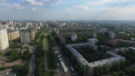 Sommerluftaufnahme-Eines-Wohnviertels-In-Moskau,-Russland