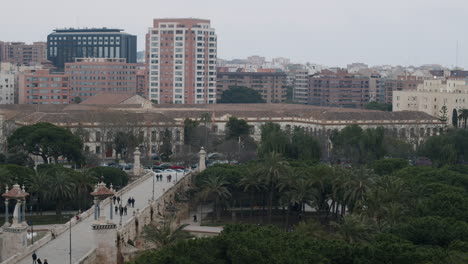 Escena-De-Valencia-Con-Puente-Antiguo-Puente-Del-Mar-España