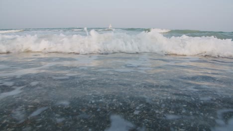 Surfen-Sie-Am-Meeresufer