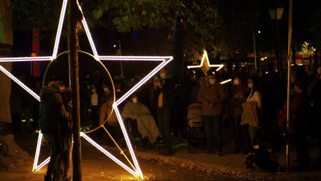 Festliche-Feierlichkeiten-Im-Stadtpark