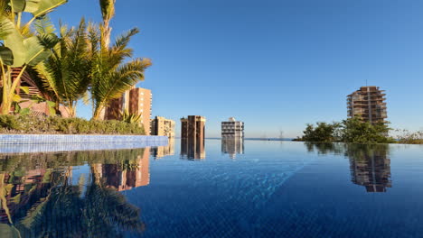 Outside-swimming-pool-with-view-to-the-city