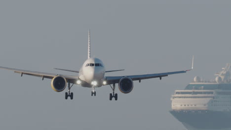 El-Avión-Está-Aterrizando