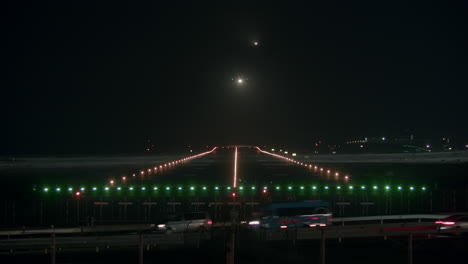 Airplanes-in-the-night-sky