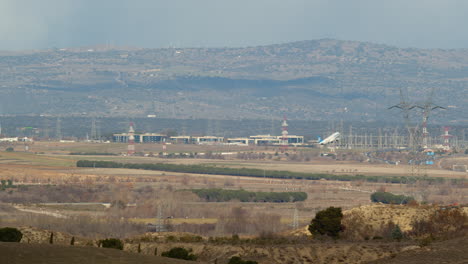 Avión-Saliendo-Del-Aeropuerto-De-Madrid-Barajas