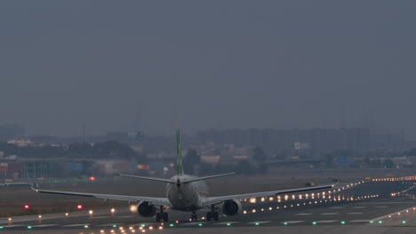 Beschleunigung-Und-Start-Des-Flugzeugs