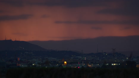 Stadt-Bei-Sonnenuntergang-Hintergrund
