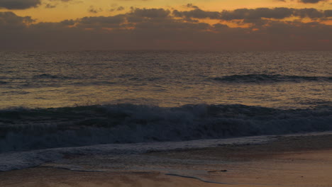 Costa-Del-Océano-Después-Del-Atardecer