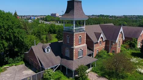 Cullen-Central-Park-And-Gardens-Außenansicht-Historisches-Gebäude-Glockenturm-Jetzt-Abgerissen,-Kanada