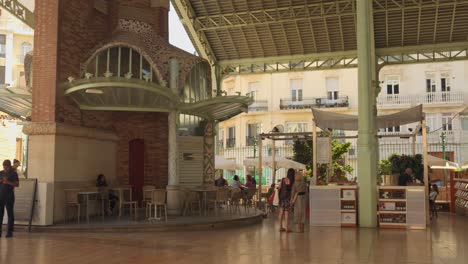 Interior-Del-Hito-Histórico-Del-Mercado-De-Colón-En-Valencia,-España.