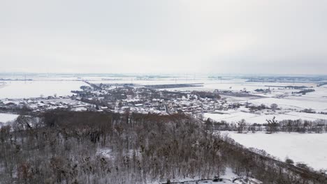 Invierno-Nieve-Casas-De-Pueblo-Cielo-Nublado-Alemania