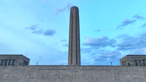 Torre-Conmemorativa-De-La-Libertad-En-La-Ciudad-De-Kansas