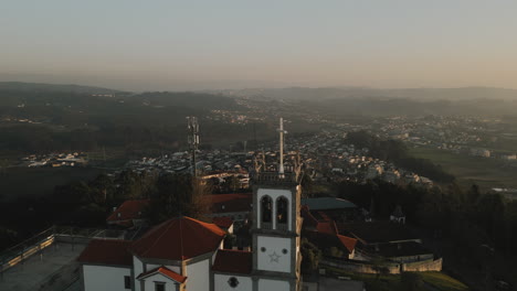 Blick-Auf-Das-Heiligtum-Santa-Quitéria-In-Der-Abenddämmerung,-Felgueiras,-Portugal