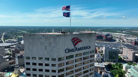 Torre-Oneamerica-En-El-Centro-De-Indianapolis,-Indiana