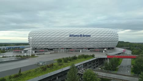 Aparcamiento-De-Varias-Plantas-En-Allianz-Arena.