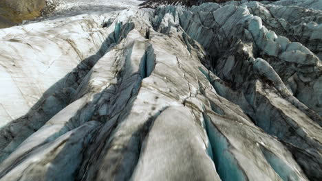 Vista-Del-Glaciar-Svínafellsjökull-En-Islandia---Disparo-De-Drone