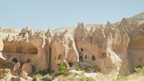 Increíbles-Formaciones-Rocosas-Dramáticas-Casas-Cueva-Museo-Al-Aire-Libre-De-Zelve