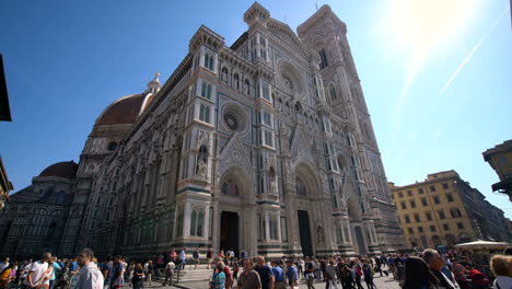 Gente-En-La-Catedral-De-Florencia-En-Florencia,-Italia