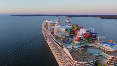 World's-biggest-cruise-ship-ICON-OF-THE-SEAS-during-second-sea-trials-in-Finnish-archipelago-at-dawn