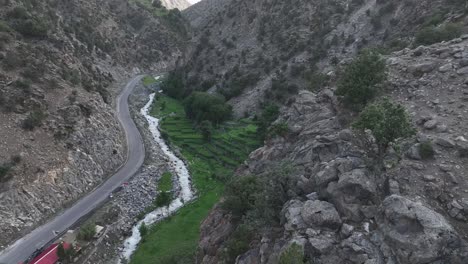 Winding-Road-from-Chilas-to-Babusar,-Pakistan