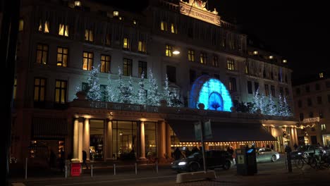 Blick-Auf-Die-Straße-Von-Kopenhagen-Bei-Nacht-Mit-Weihnachtsbeleuchtung