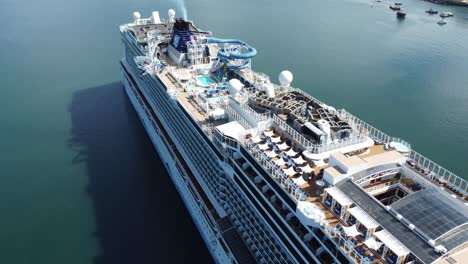 Norwegian-Bliss-Cruise-Liner-Setting-Sail-In-The-Mexican-Riviera