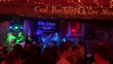 Saturday-night-live-music-in-Galway-City