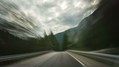 Zeitraffer-Fahrer-Pov-Italien-Autobahn-In-Dolomit