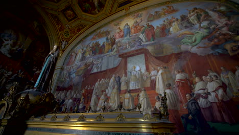 Marienstatue-In-Den-Vatikanischen-Museen,-Rom,-Italien