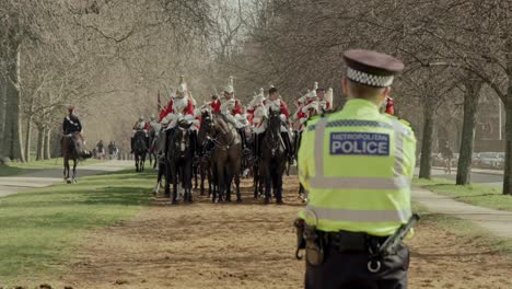 Die-Polizei-Der-Metropolen-Hilft-Bei-Der-Parade-Der-Großen-Generäle