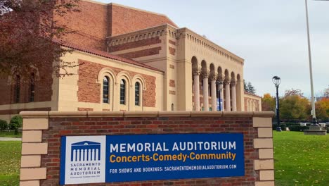 Slow-Motion-Shot,-Front-of-Sacramento-California-Memorial-Auditorium-Building