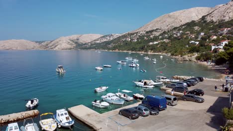 Kroatien,-Krk,-Bucht-Von-Stara-Baska-Und-Strand-Im-Sommer