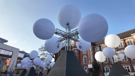 Durante-Diciembre-Las-Calles-De-La-Ciudad-De-Cork-Están-Decoradas-Con-Instalaciones-Artísticas.