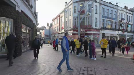 Cork-City-people-on-the-street,-in-hyperlapse