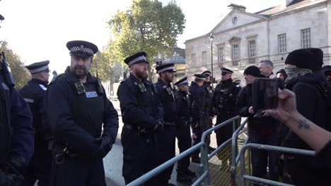 La-Policía-Se-Despliega-Cerca-Del-Cenotafio-A-Lo-Largo-De-Whitehall-En-Londres