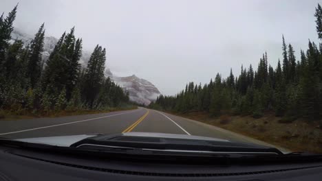 Spektakuläre-Aussicht-Auf-Die-Kanadischen-Rocky-Mountains-Vom-Banff-Nationalpark-Kanada