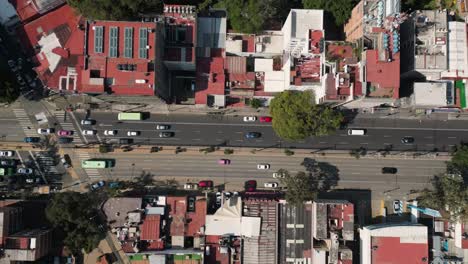Hyperlapse-on-a-sunny-day,-Universidad-Avenue-in-the-south-of-Mexico-City