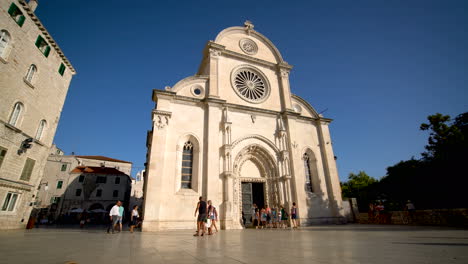 People-at-St-James-Cathedral-in-Sibenik,-Croatia