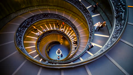 Treppe-In-Den-Vatikanischen-Museen,-Vatikan,-Rom,-Italien